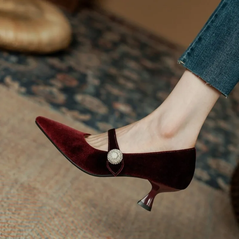 Shoes Women Pumps - Wijnrode Mary Jane schoenen met puntige