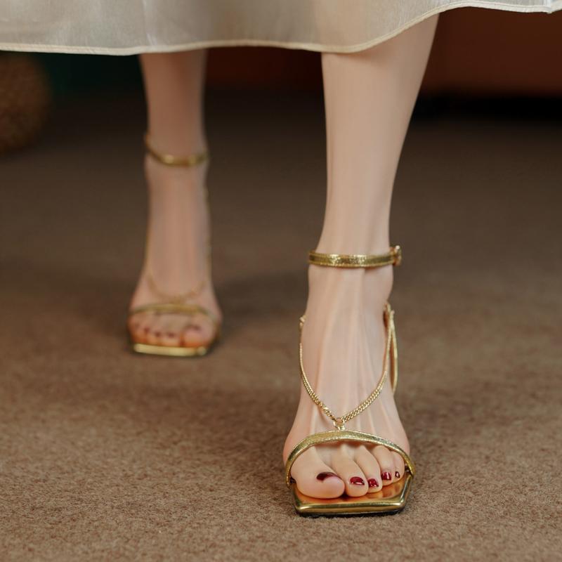 Gouden Damesmode Sandalen, Sti - Gold Chain Sandal recensie en prijs