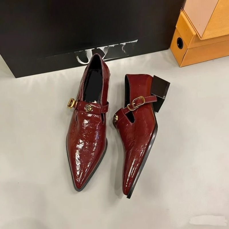 Platte zool Dikke zool Puntige - Pointed Toe Flat recensie en prijs