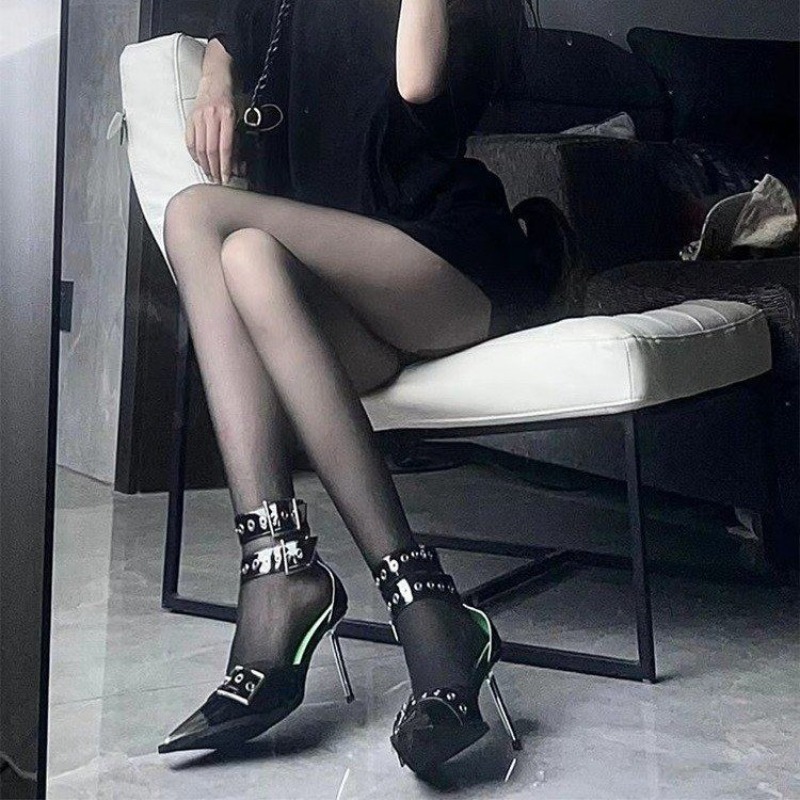 Superhoge hak metalen puntige  - Platform Mule Heel recensie en prijs