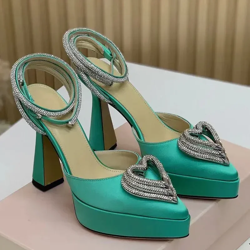 Platform Kristal Liefde Decora - Pointed Toe Flat recensie en prijs